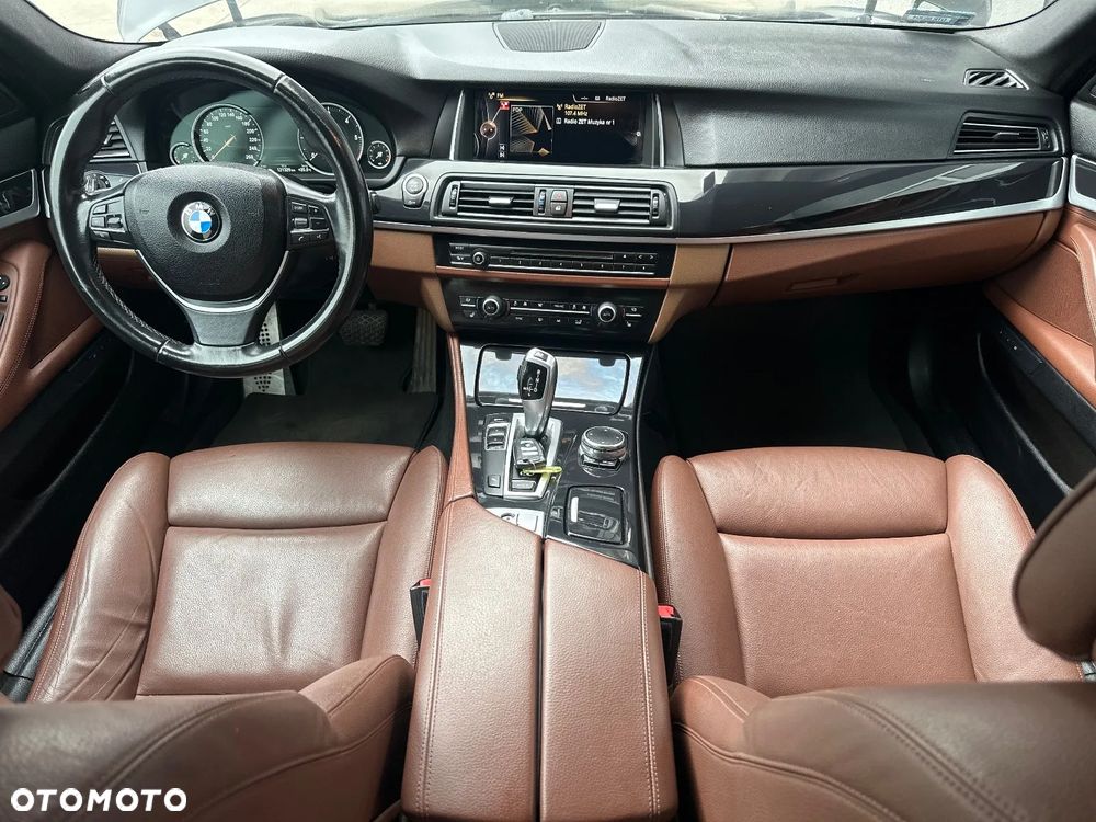 BMW Seria 5 520d - 24