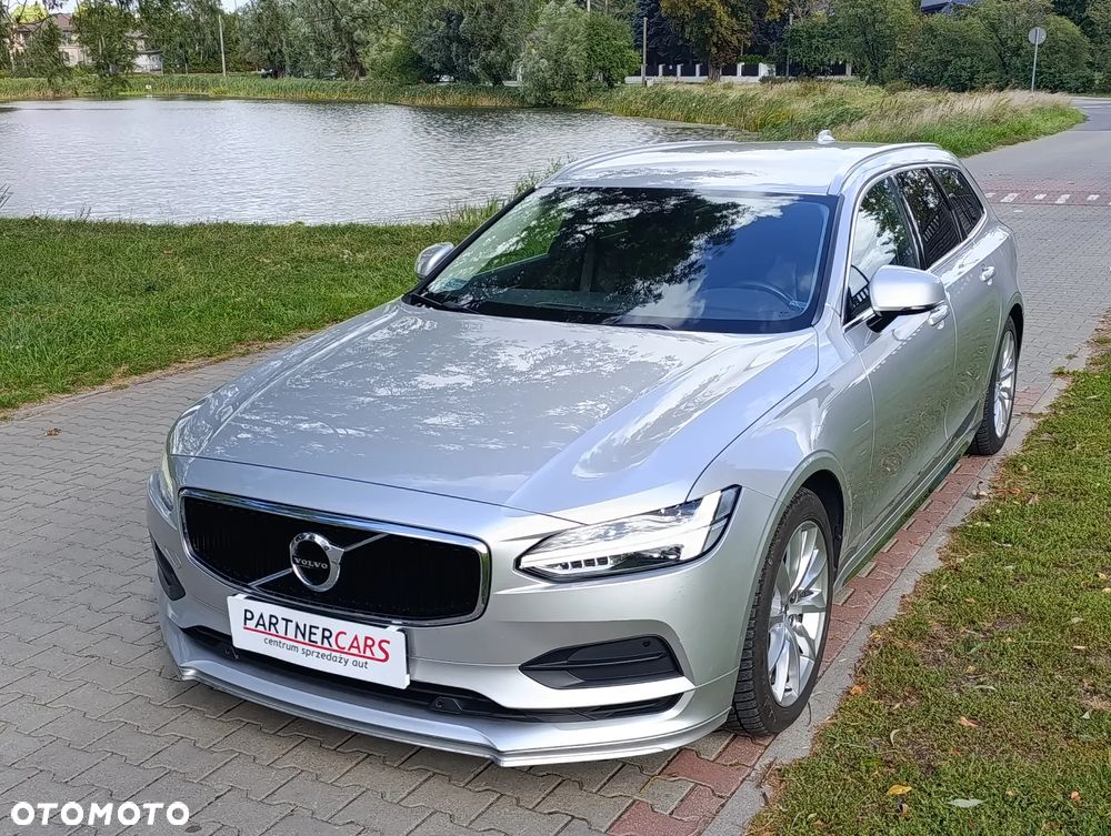 Volvo V90 D4 Momentum - 1
