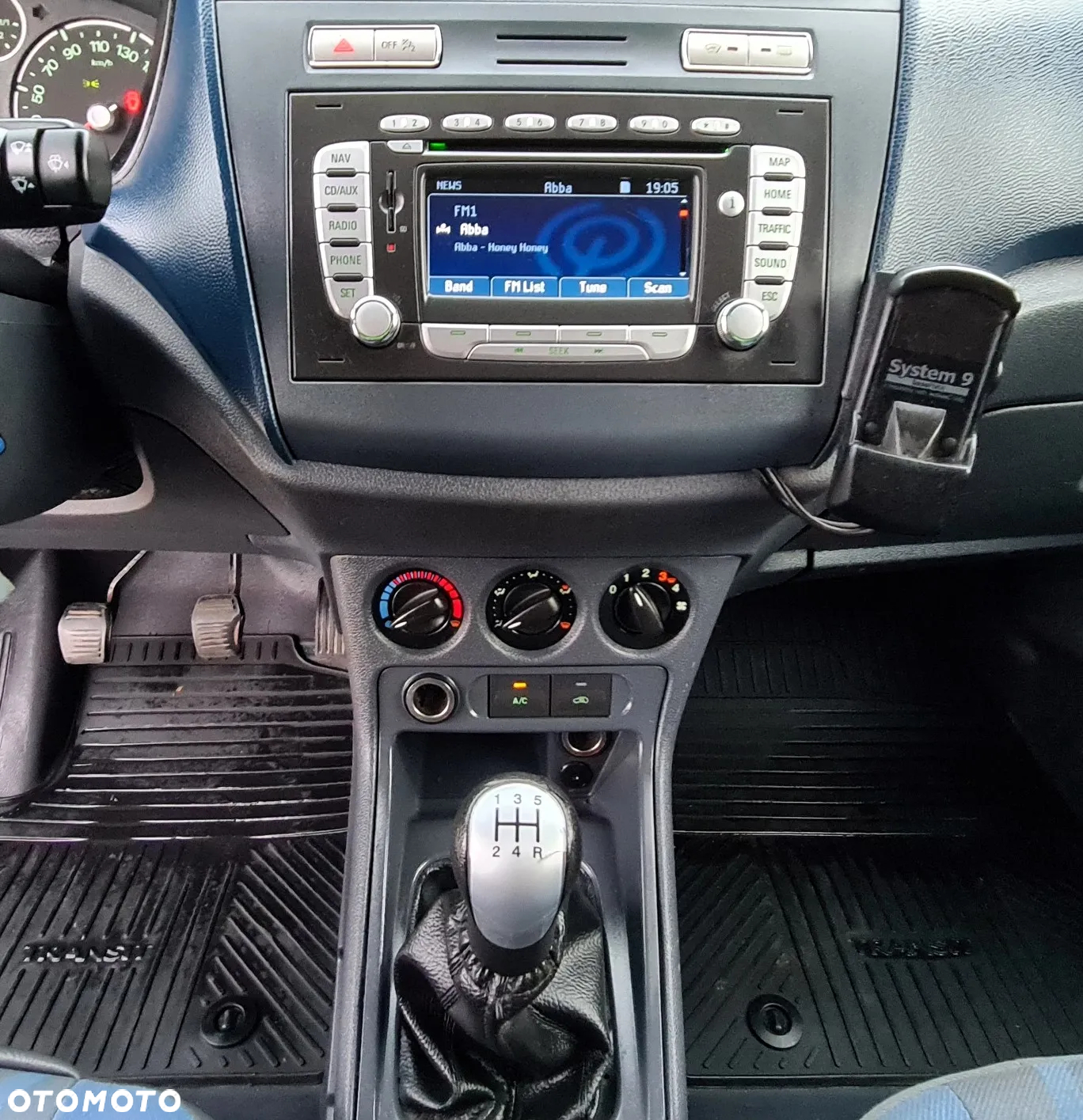 Ford TRANSIT TOURNEO CONNECT MAXI - 23