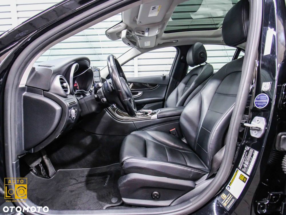 Mercedes-Benz Klasa C 300 9G-TRONIC AMG Line - 12