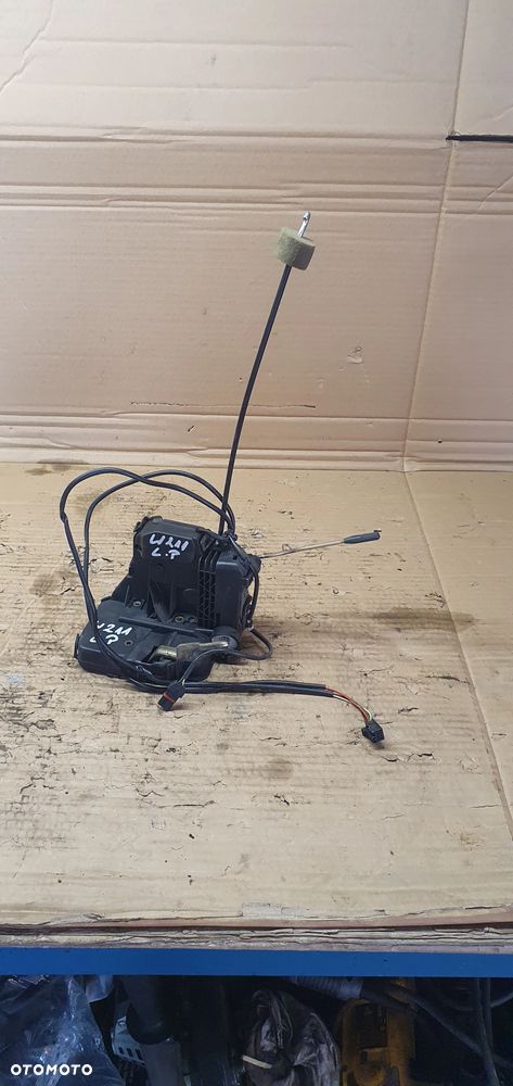 Zamek drzwi lewy przód przedni lewy Mercedes E-Klasa W211 2117200335 - 5