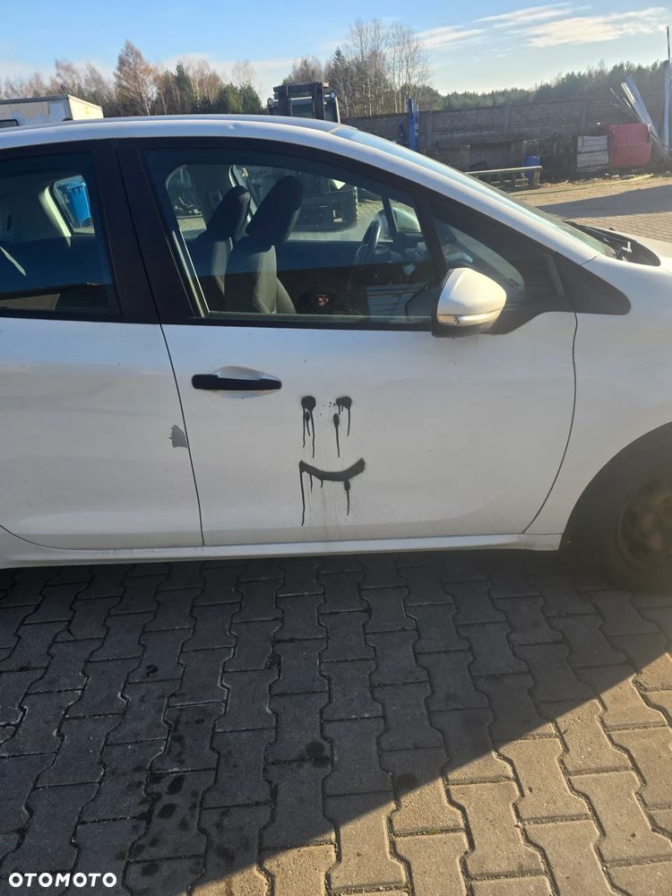 Peugeot 208 HDi 68 Access - 5