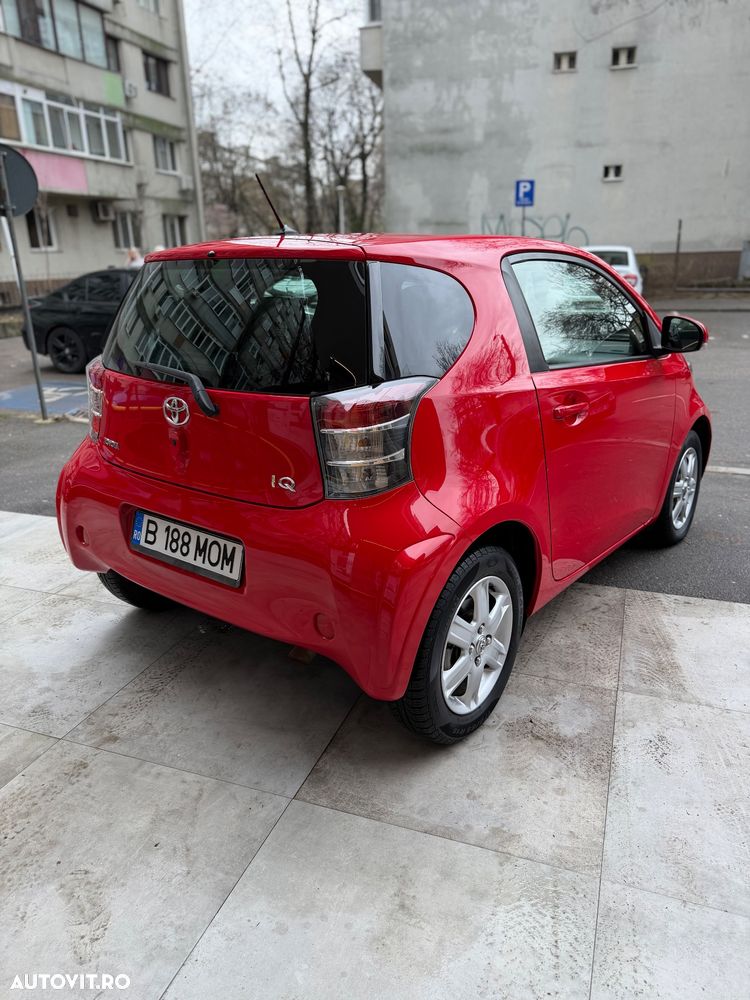 Toyota iQ - 3