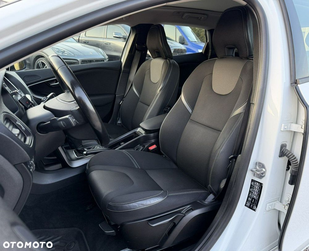 Volvo V40 - 15