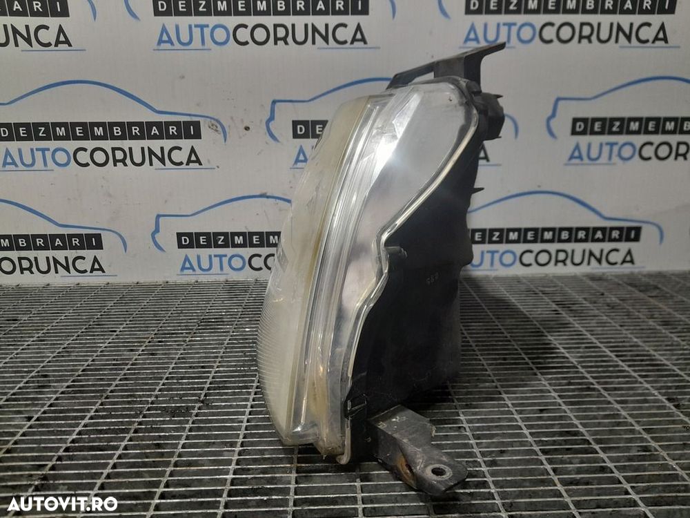 Far Dreapta Mitsubishi Shogun Pajero 2006 - 2011 SUV 4 Usi (1096) Fara xenon 10087872 - 2