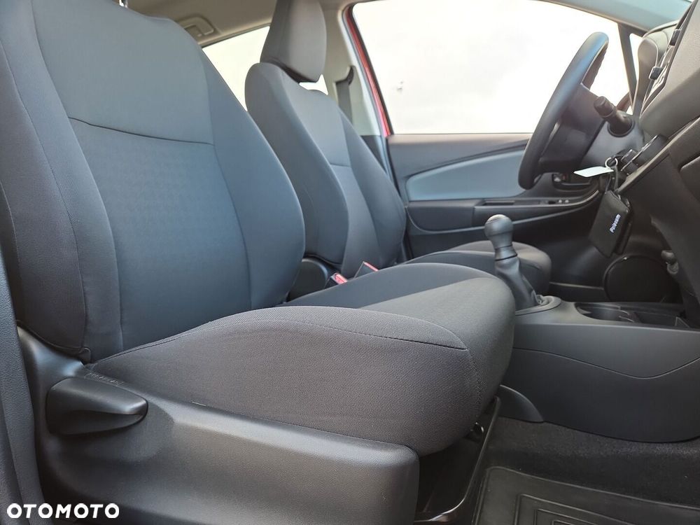 Toyota Yaris - 10