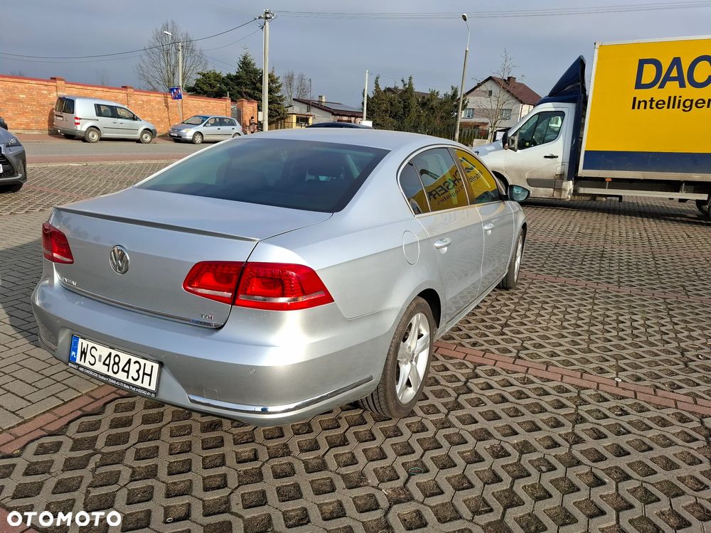 Volkswagen Passat 1.6 TDI BlueMotion Technology R-Line - 6
