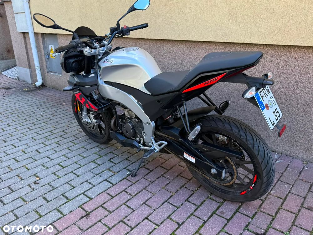 Aprilia Tuono - 6