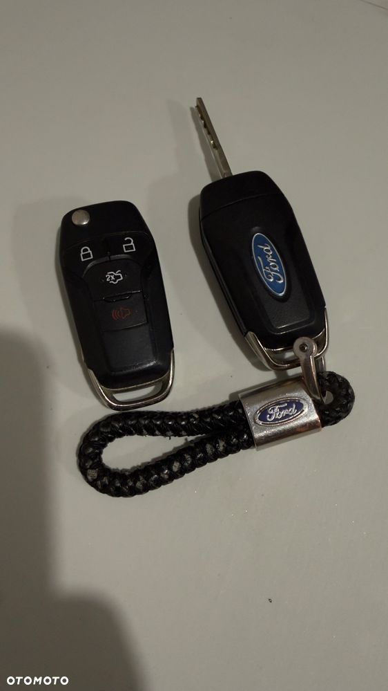 Ford Fusion - 28