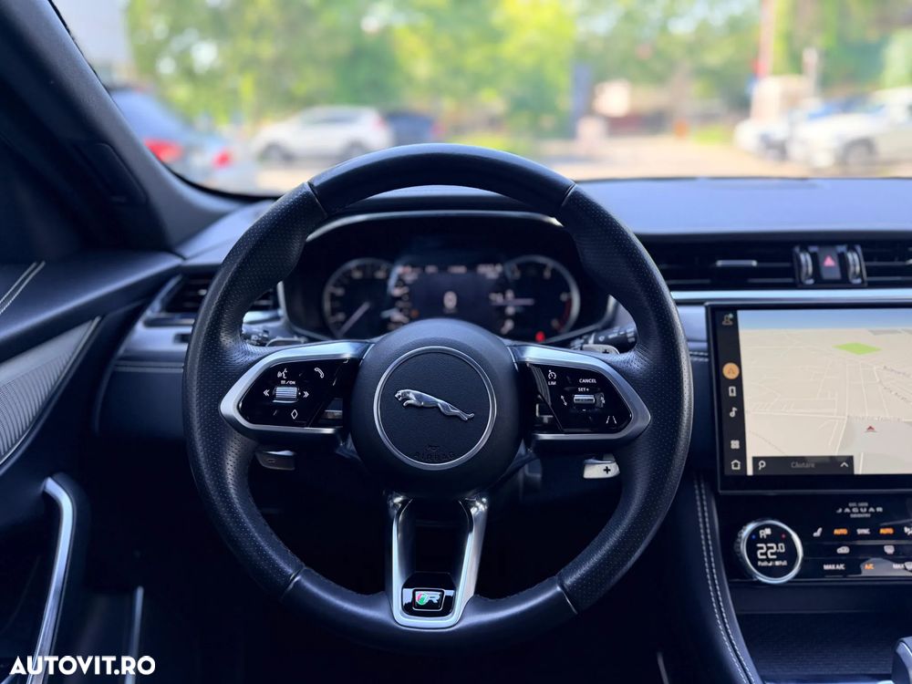 Jaguar F-Pace D200 AWD R-Dynamic SE - 17