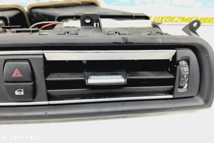 Grila centrala de ventilație cu buton avarii BMW Seria 5 F11  [din 2009 pana  2013] seria - 4