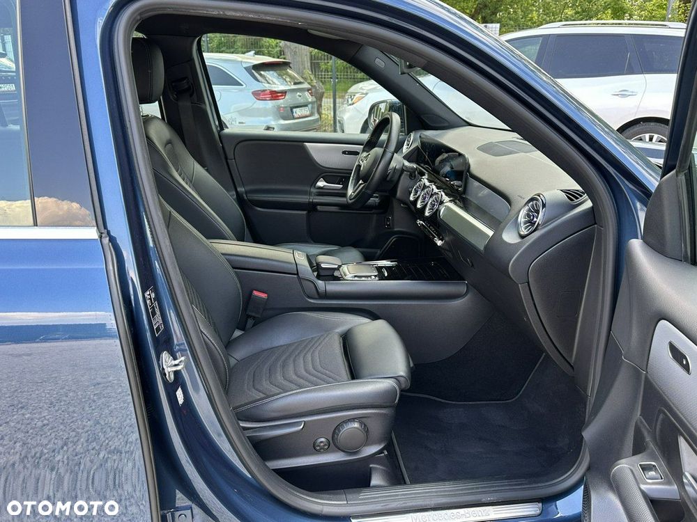 Mercedes-Benz GLB 200 7G-DCT - 24