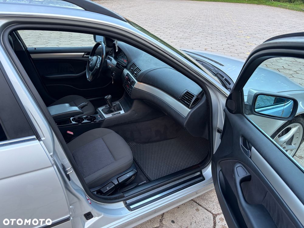 BMW Seria 3 330d - 16
