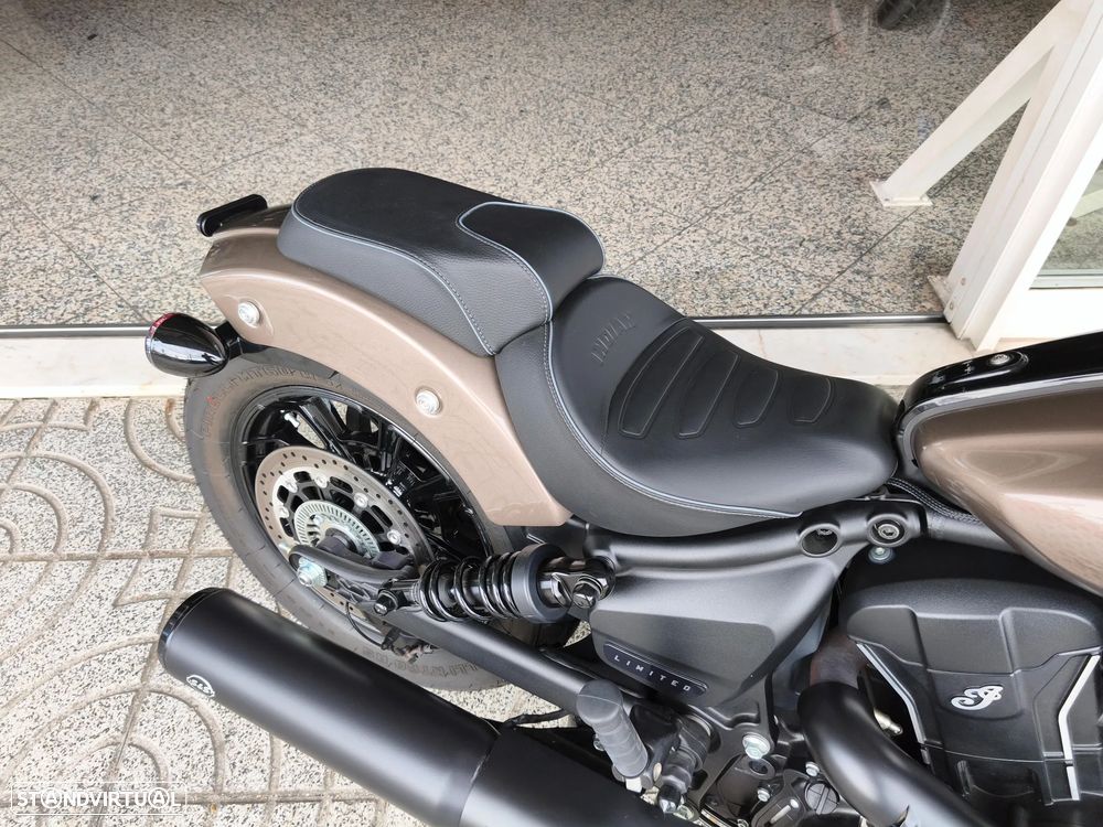 Indian Scout Bobber Limited Tech - 18