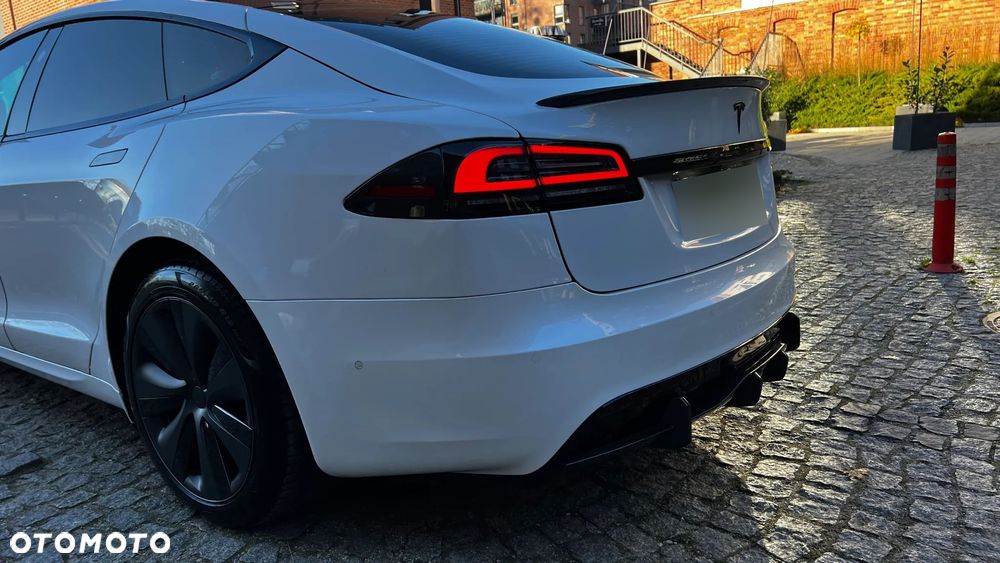 Tesla Model S Long Range - 11