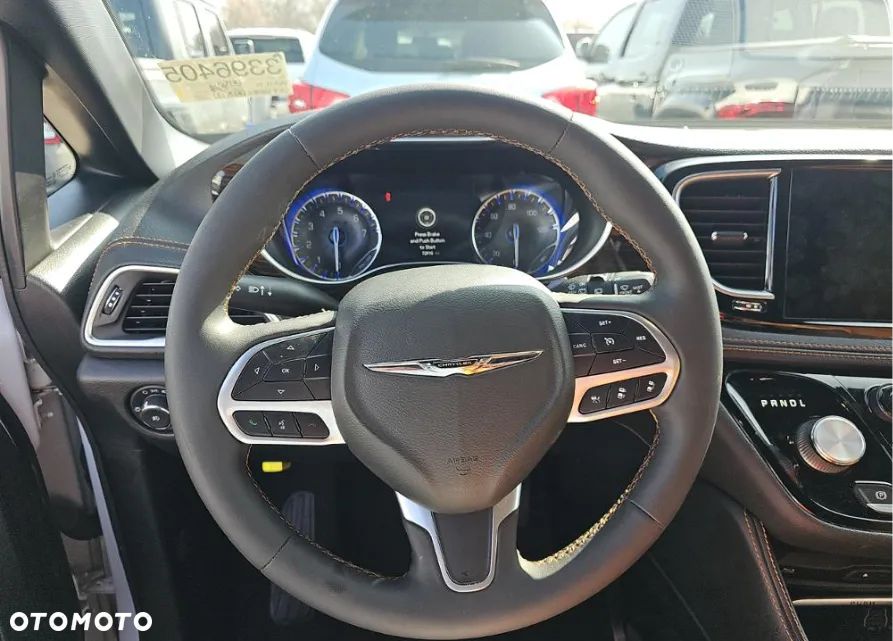 Chrysler Pacifica - 8