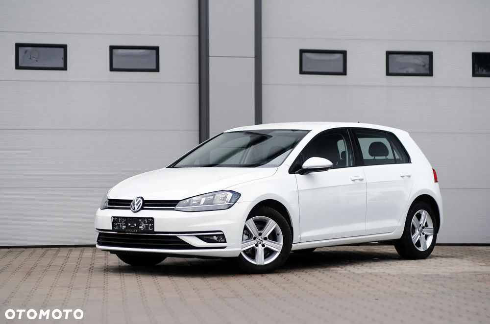 Volkswagen Golf - 1