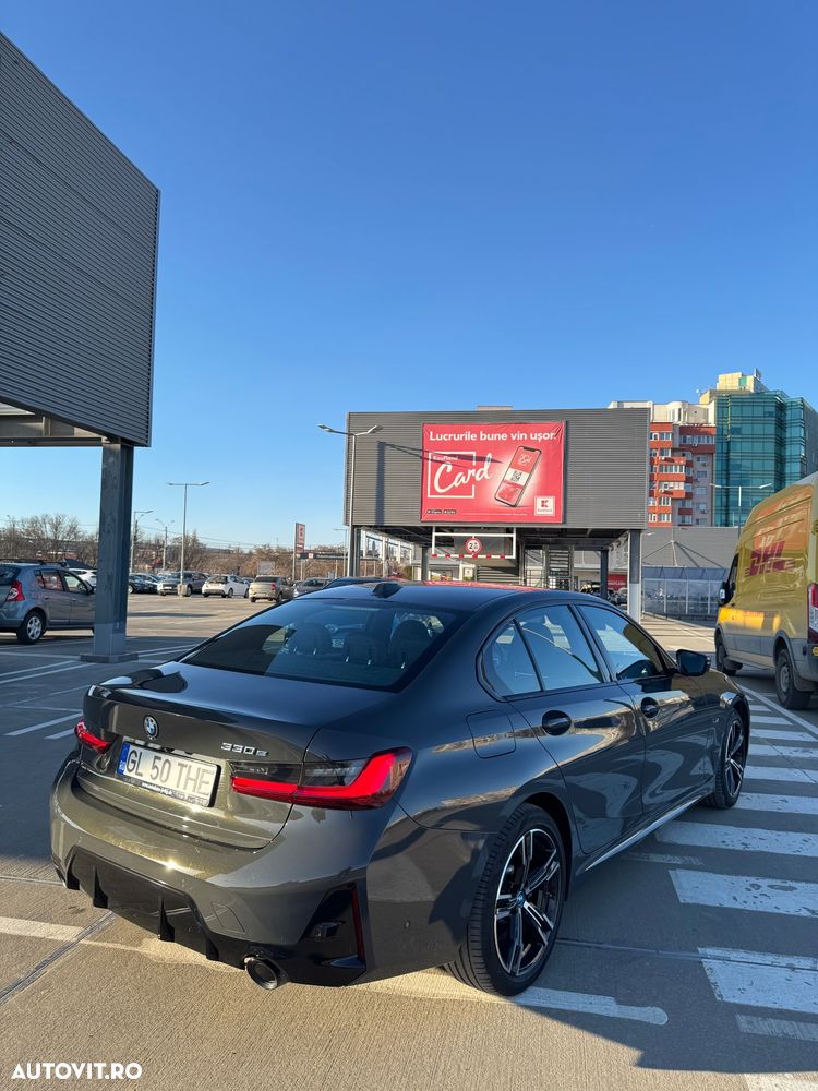BMW Seria 3 330e Aut. M Sport - 9