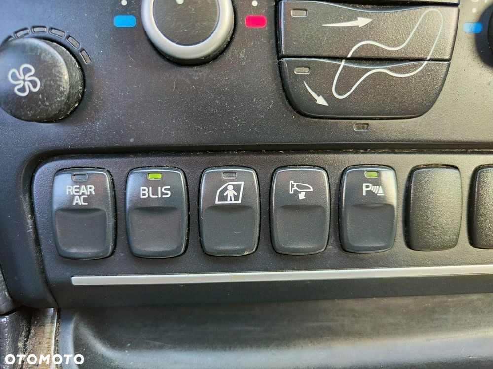 Volvo XC 90 3.2 AWD Executive - 27