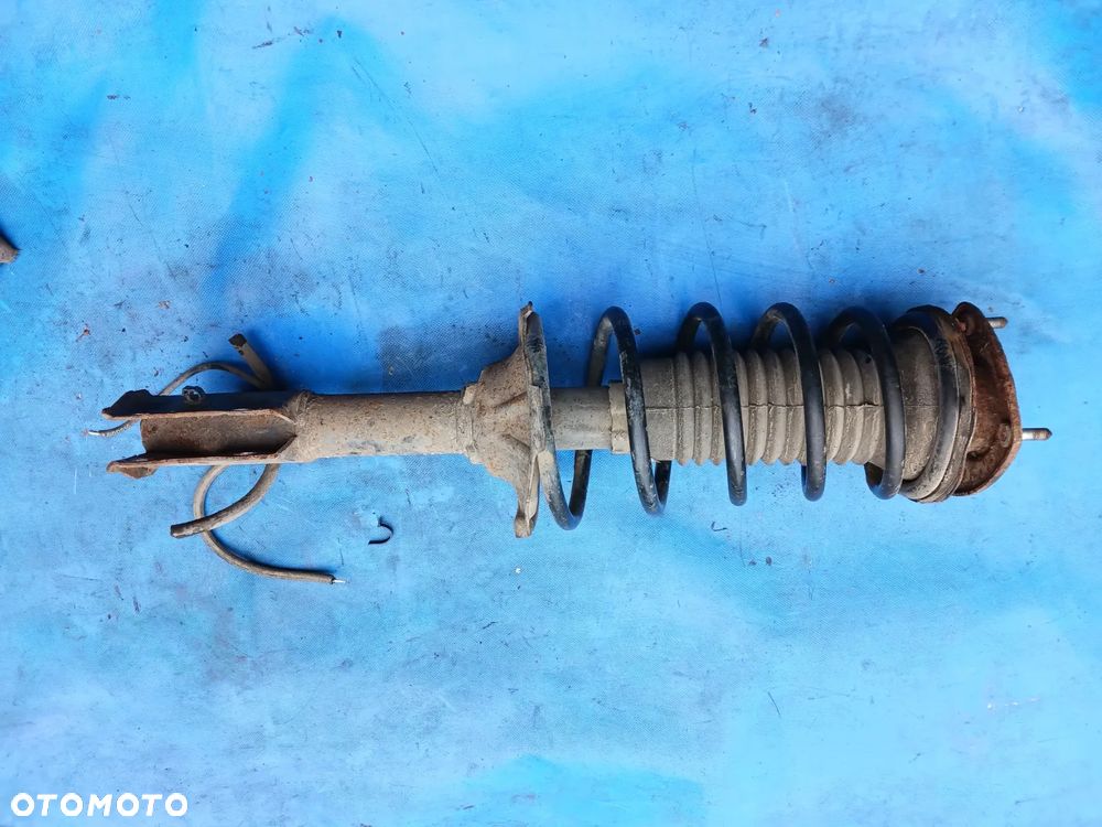 Mcperson Toyota Yaris I 1 Lift 1.3 VVti benzyna amortyzator sprężyna prawy lewy przód przedni - 1