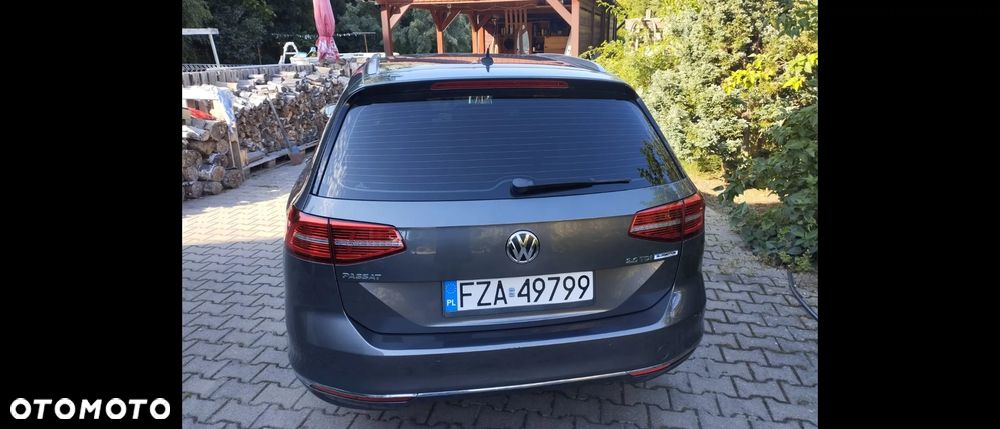 Volkswagen Passat Variant 2.0 TDI (BlueMotion Technology) Highline - 15