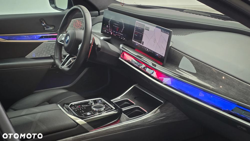 BMW Seria 7 - 36