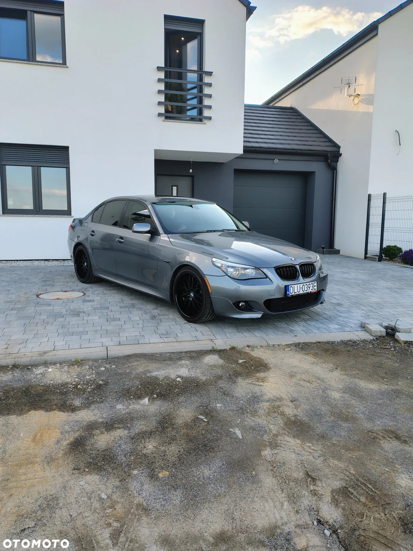 BMW Seria 5 550i - 4