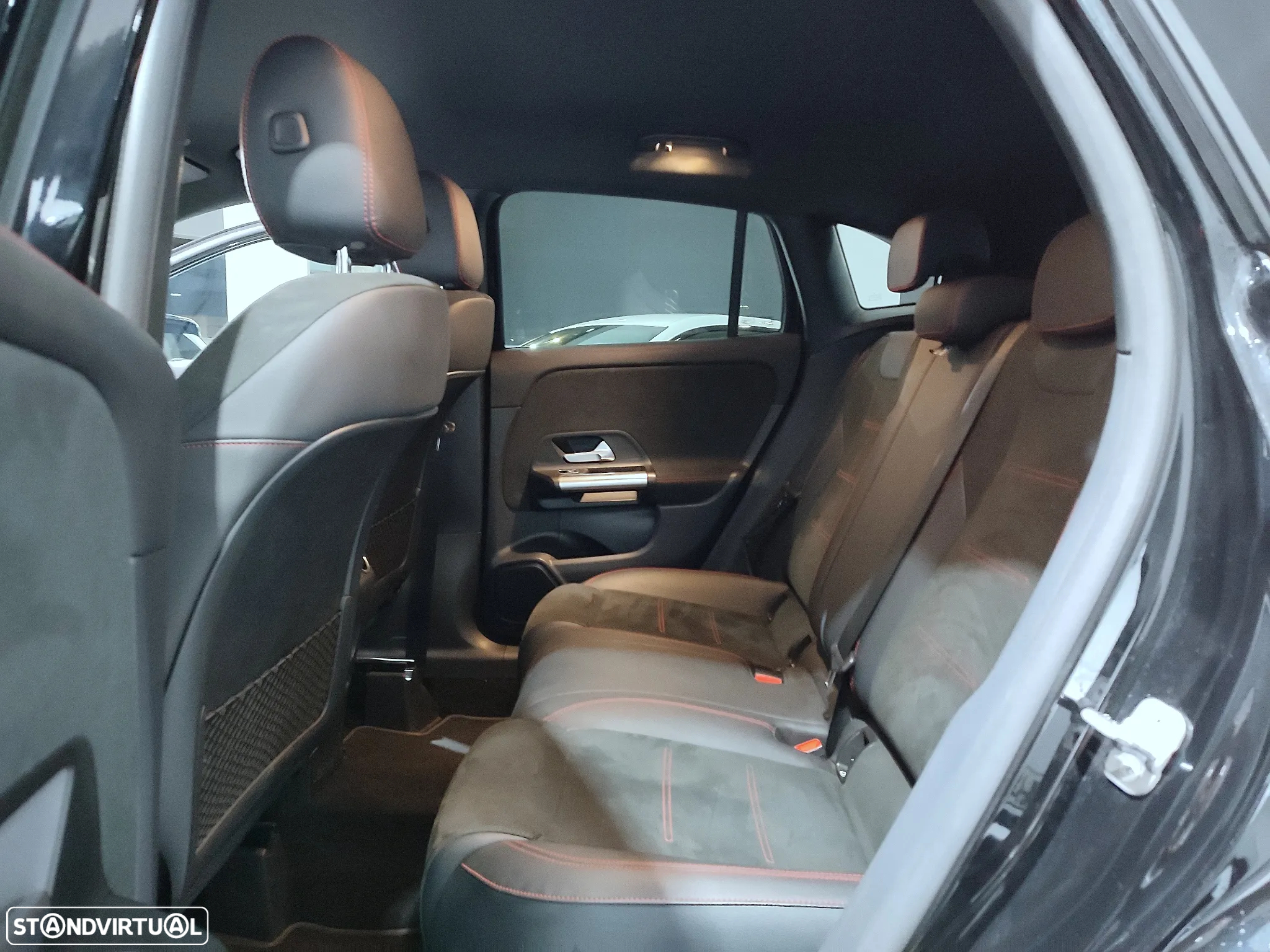 Mercedes-Benz GLA 180 - 7