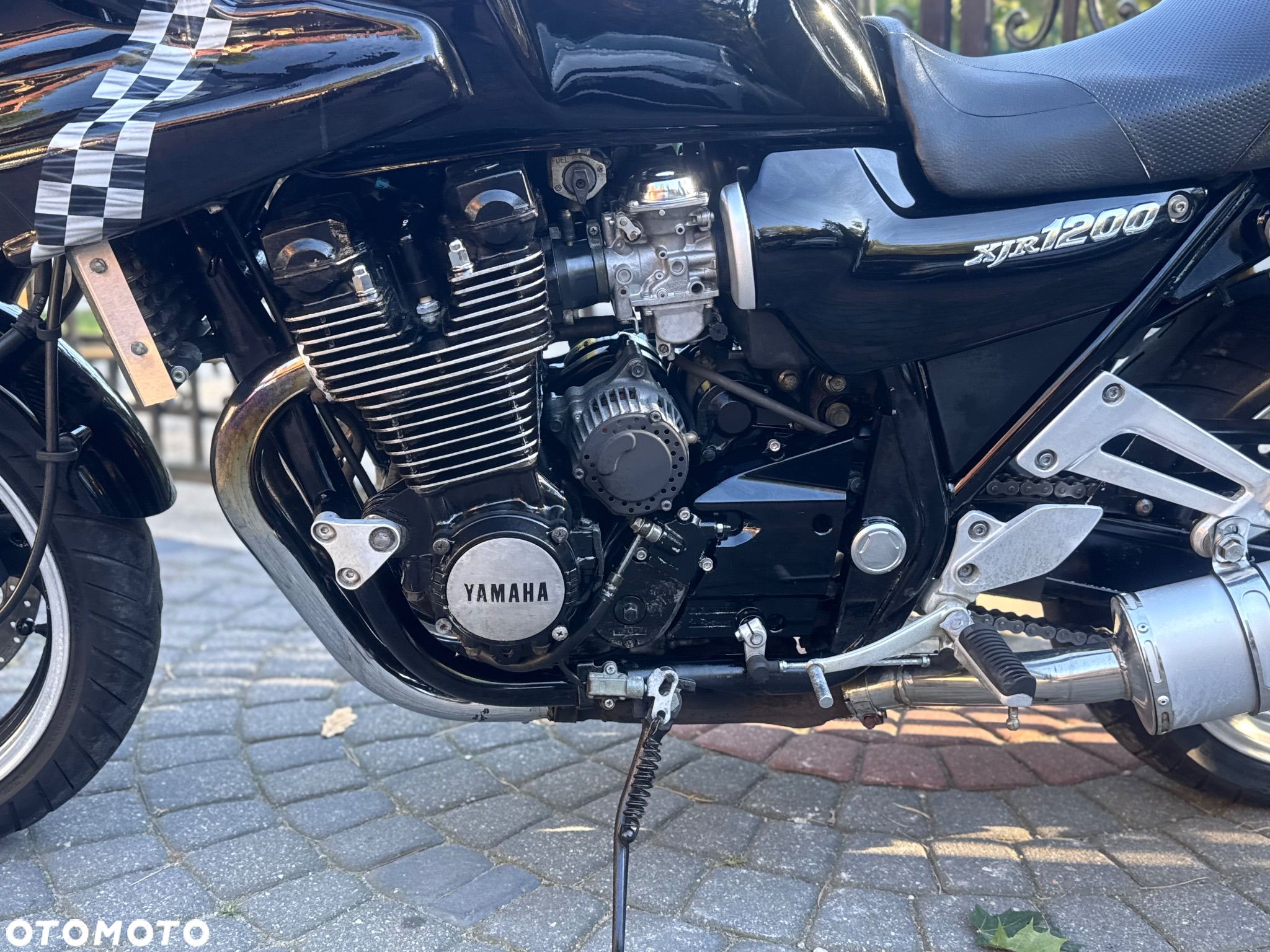 Yamaha XJR - 16