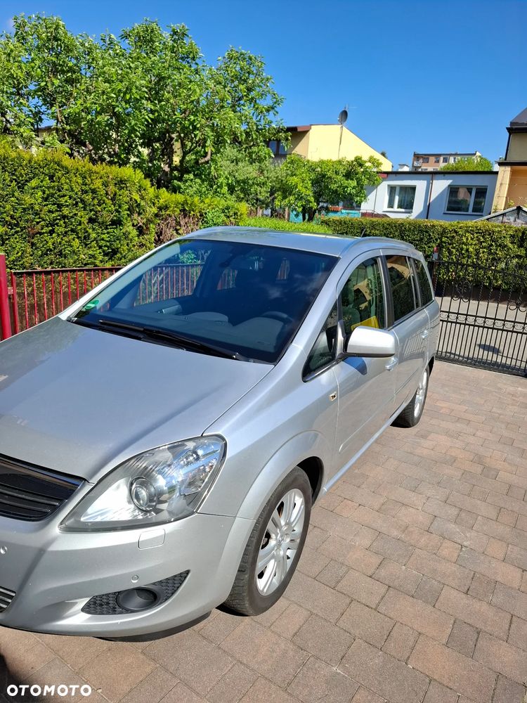 Opel Zafira 1.8 Cosmo EU5 - 4