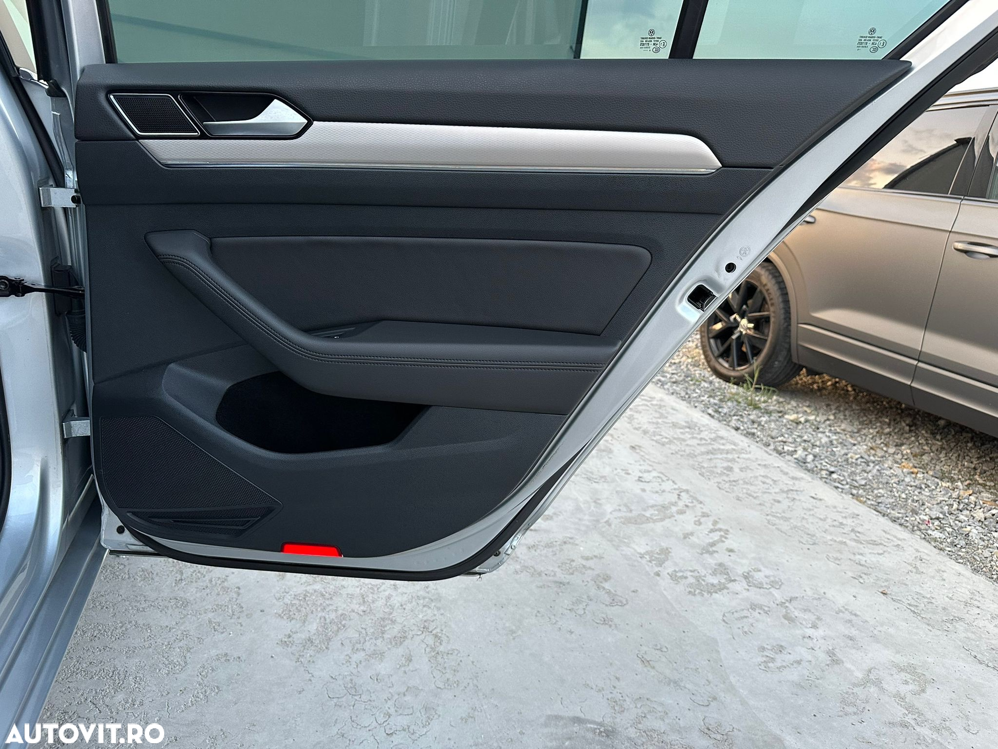 Volkswagen Passat 2.0 TDI DSG Highline - 26