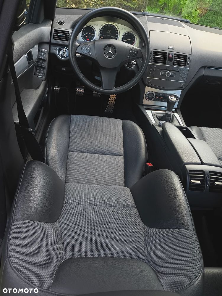 Mercedes-Benz Klasa C 200 Kompressor Avantgarde - 26
