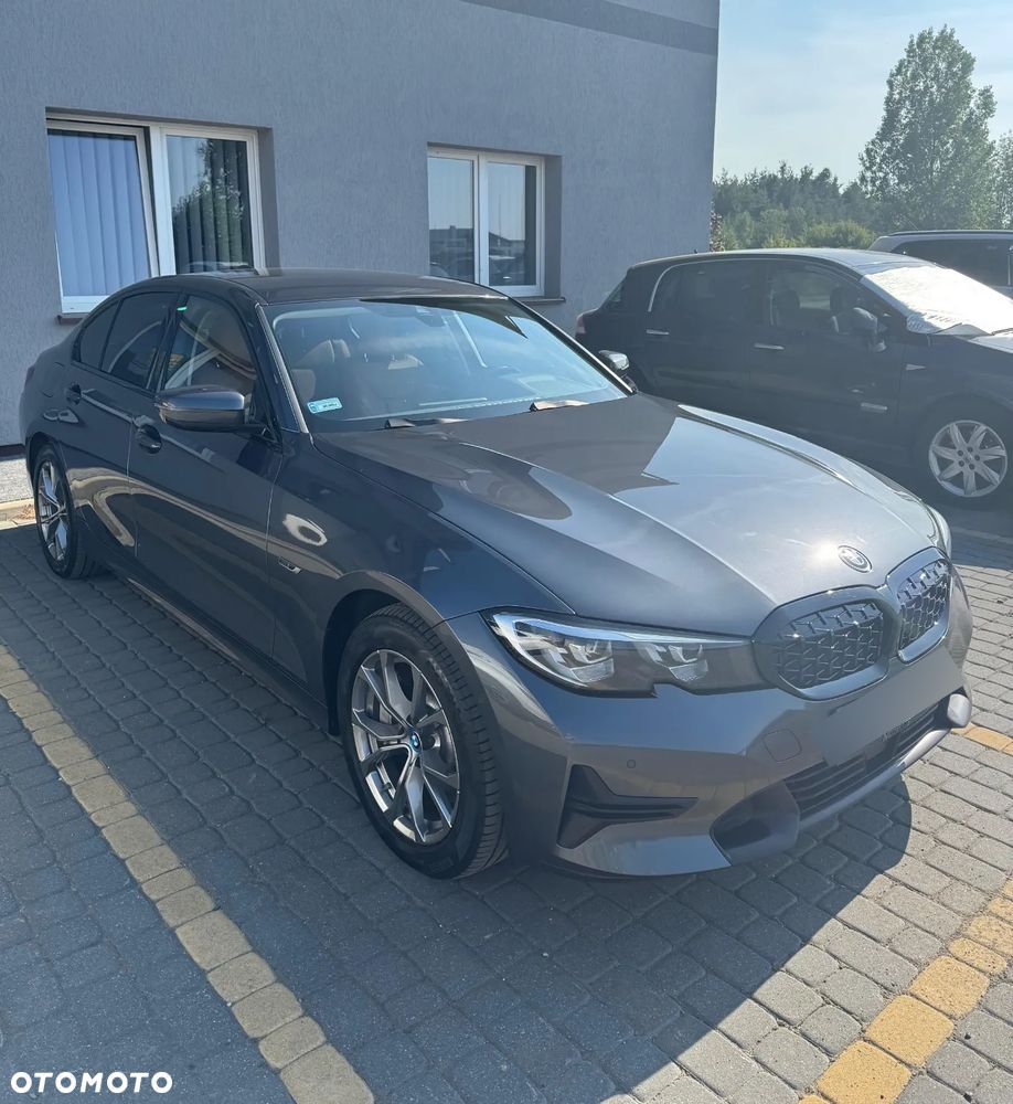 BMW Seria 3 330e Sport Line - 30