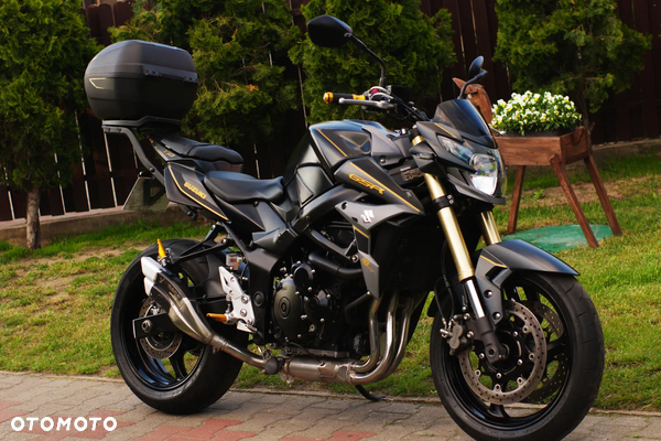 Suzuki GSR
