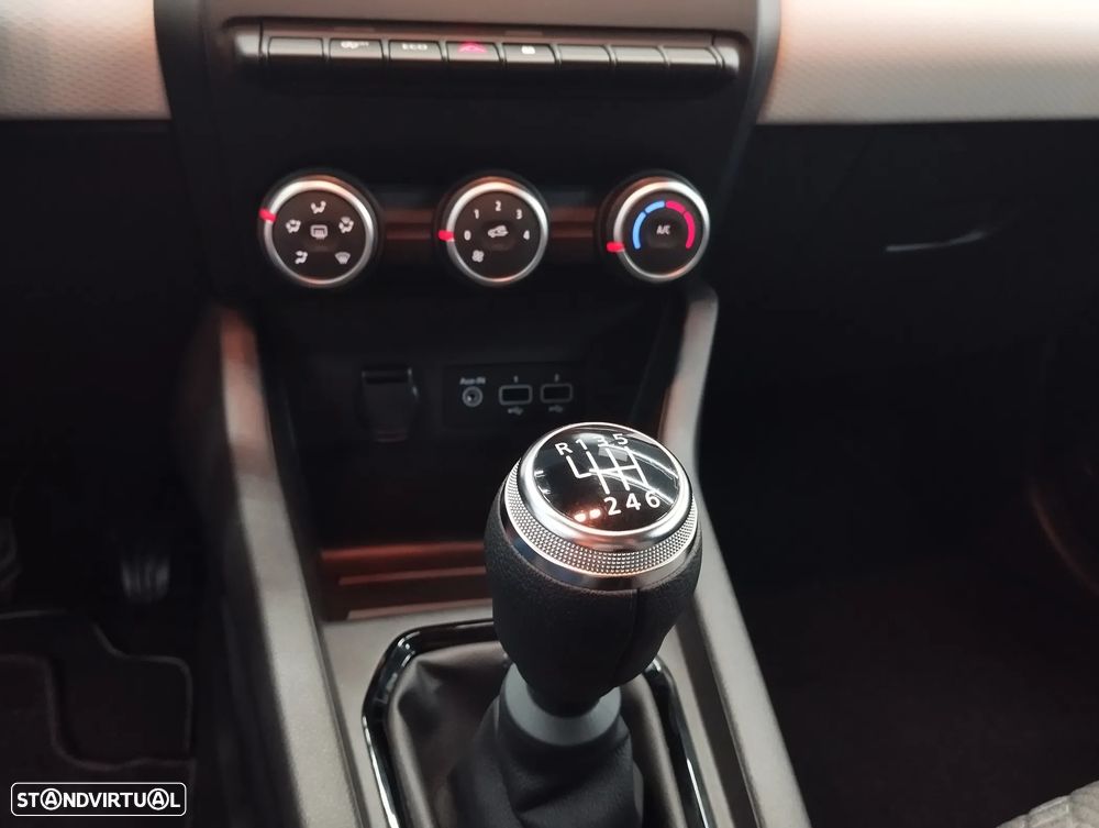 Renault Clio 1.0 TCe Evolution Bi-Fuel - 34