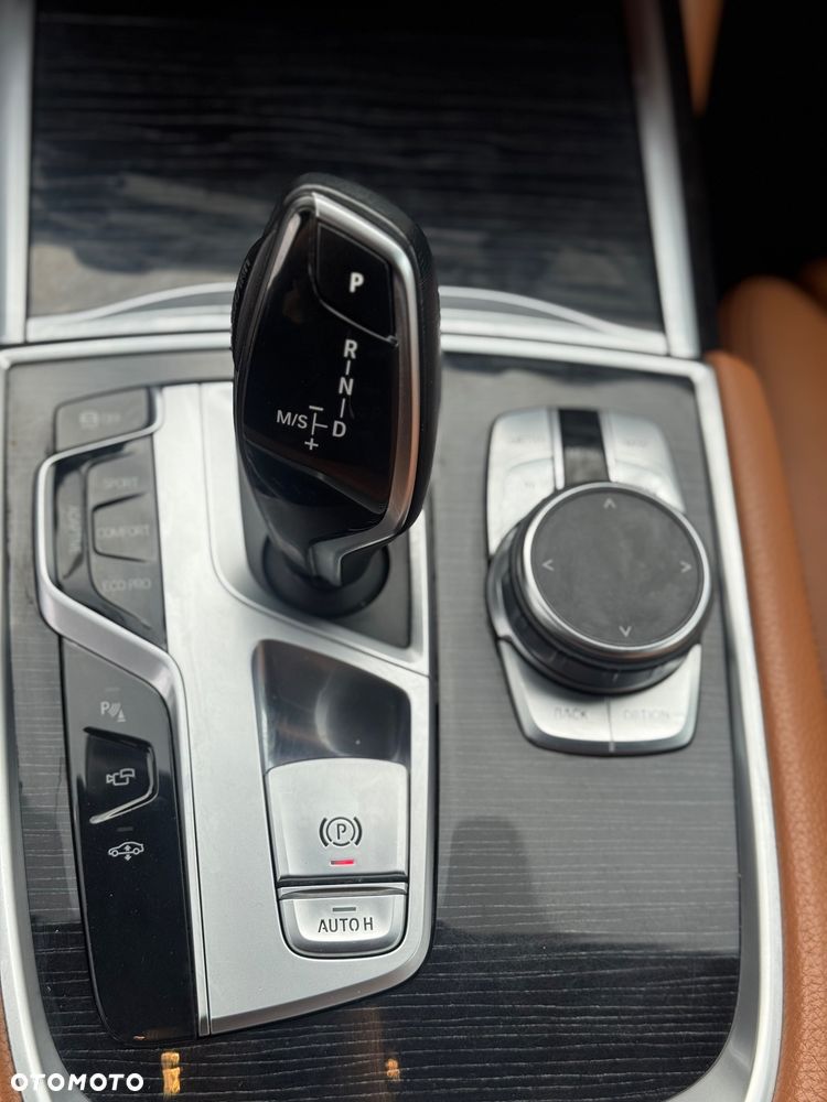 BMW Seria 7 730d xDrive sport - 26