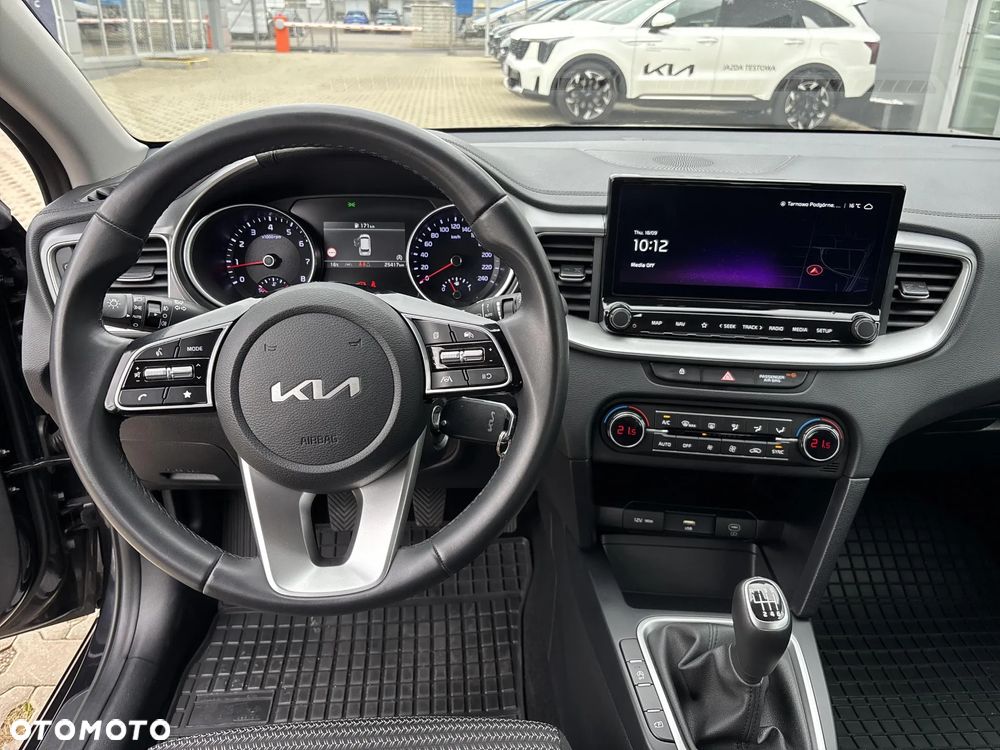 Kia Ceed 1.5 T-GDI M - 13