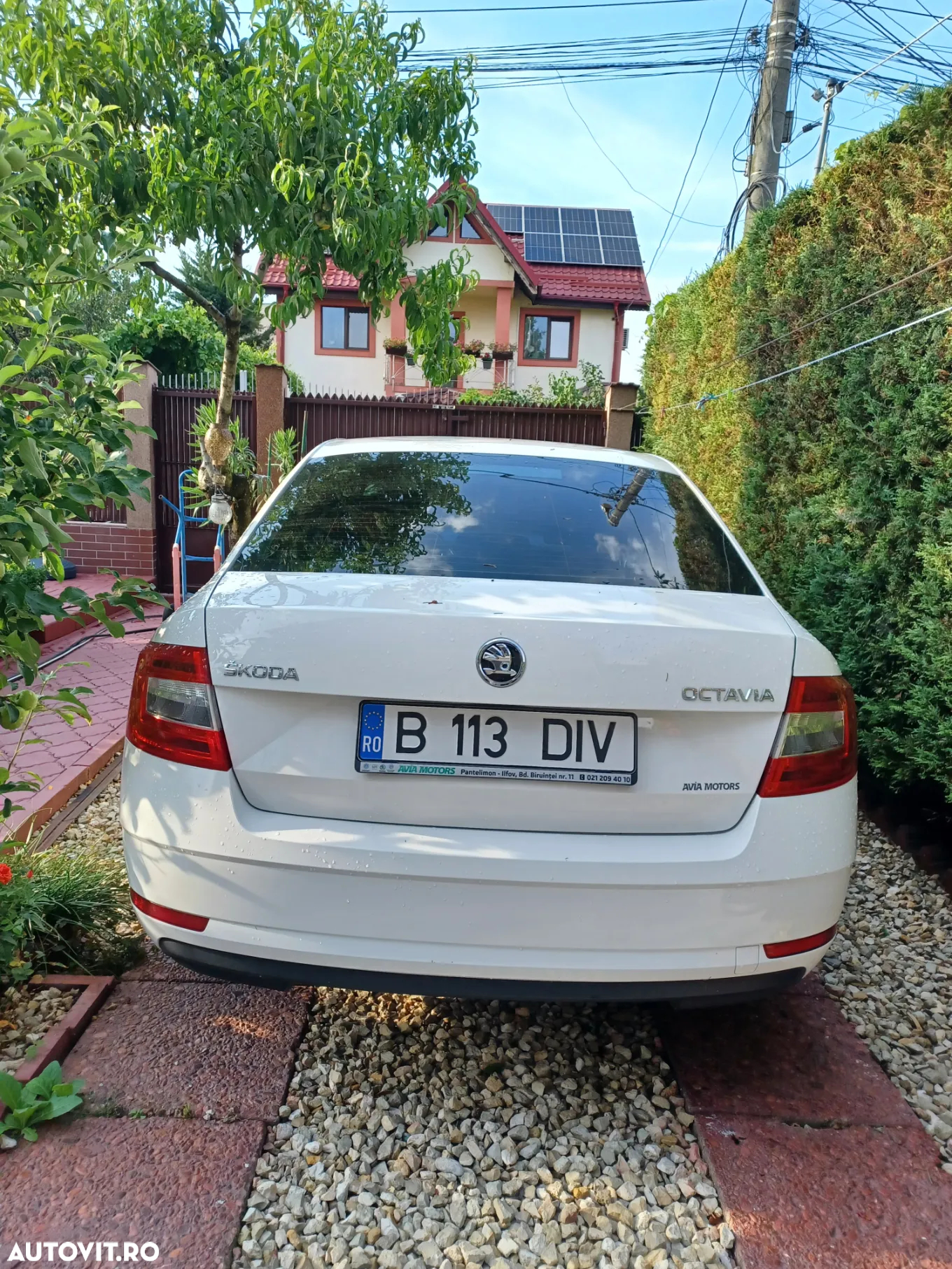 Skoda Octavia Combi Diesel 1.6 TDI Ambition - 2