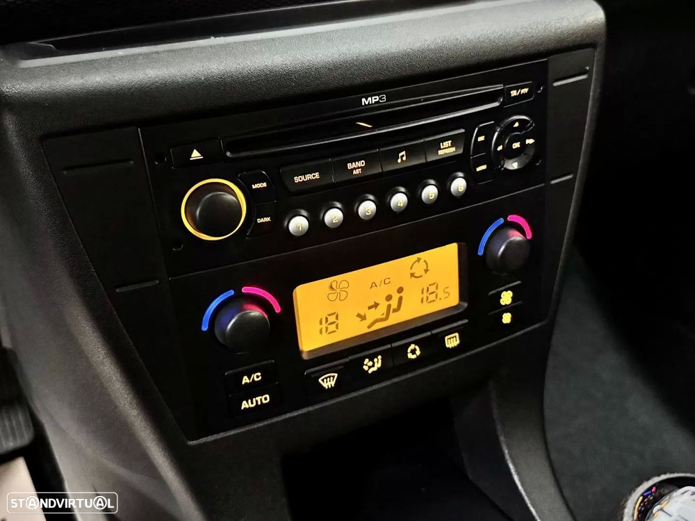 Citroën C4 1.6 HDi Exclusive - 27