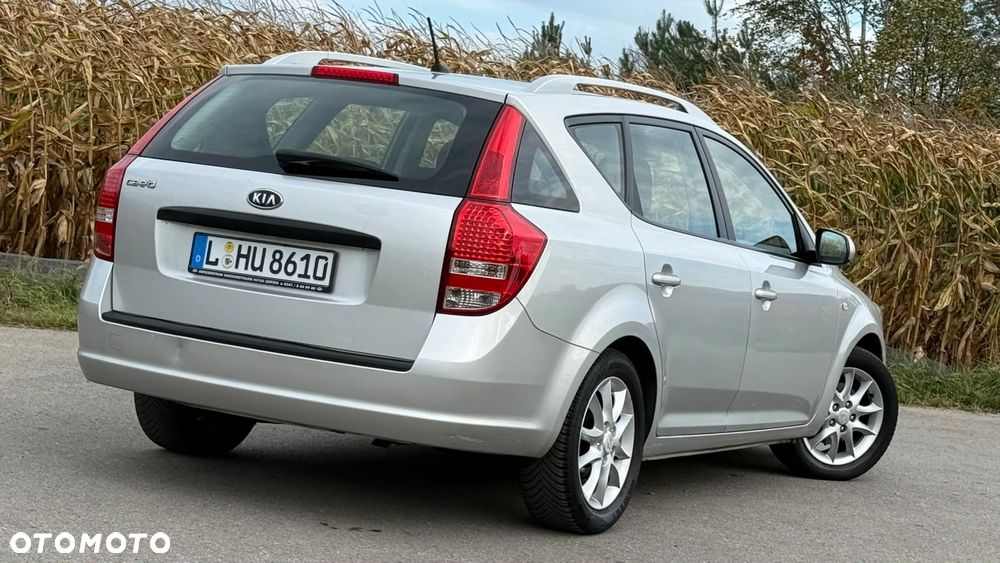 Kia Ceed - 35