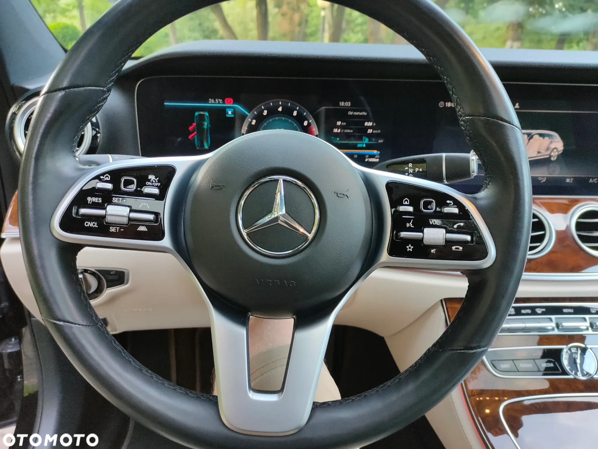 Mercedes-Benz Klasa E 450 4Matic T 9G-TRONIC Avantgarde - 22