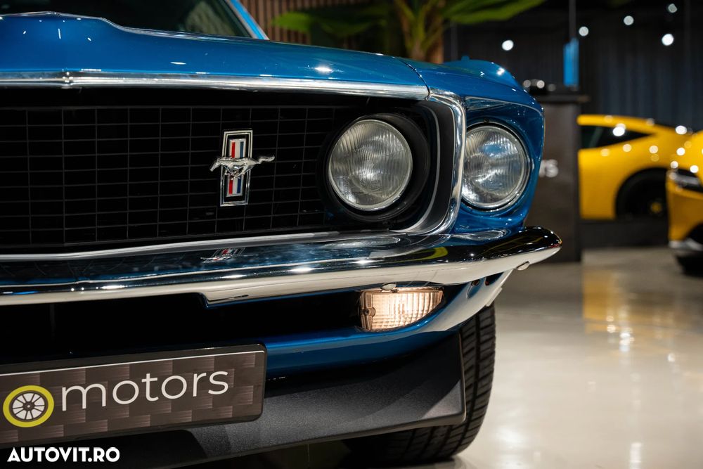 Ford Mustang - 8