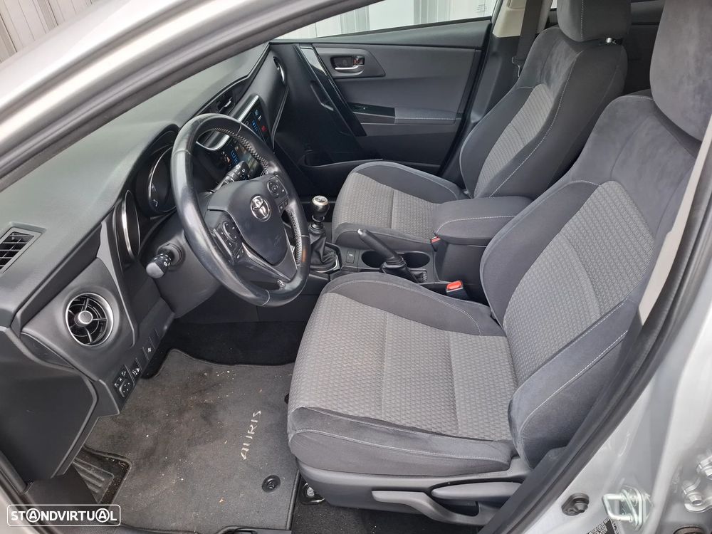 Toyota Auris 1.4 D-4D Comfort+Pack Sport - 7