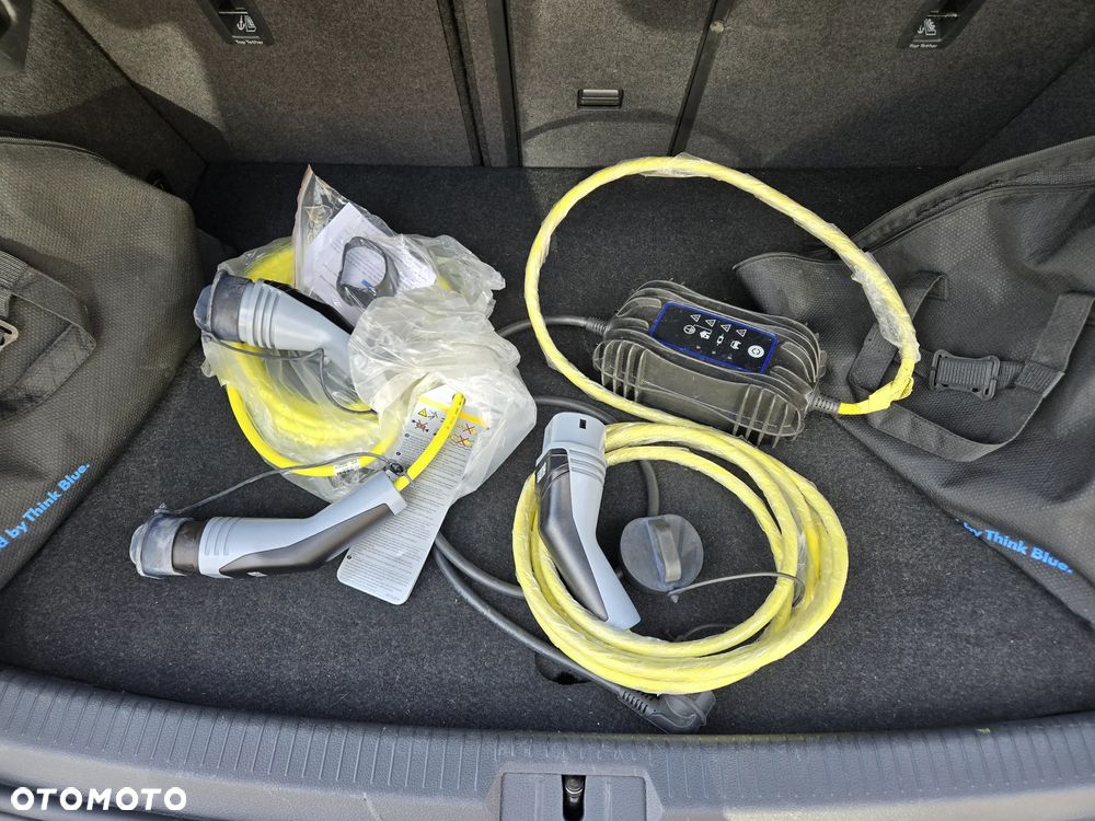 Volkswagen Golf - 23