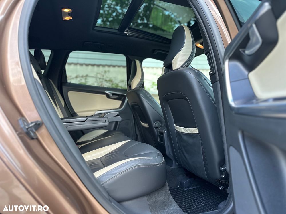 Volvo XC 60 D5AWD R-Design - 23