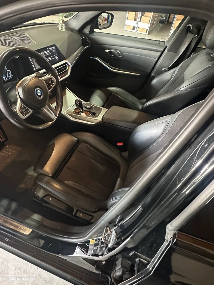 BMW 330 e Pack Desportivo M Auto - 14