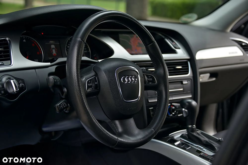 Audi A4 Avant 3.0 TDI Quattro Tiptronic - 23