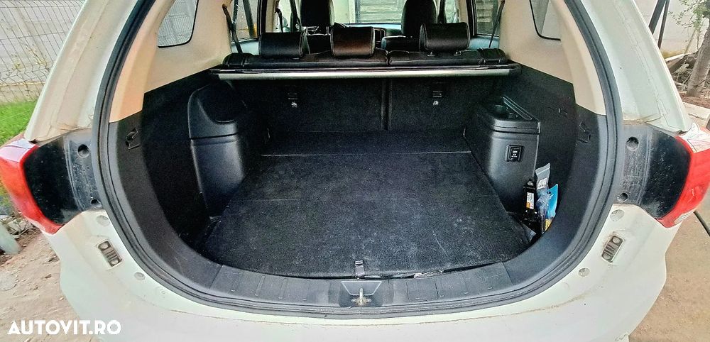 Mitsubishi Outlander 2.0 4WD - 7