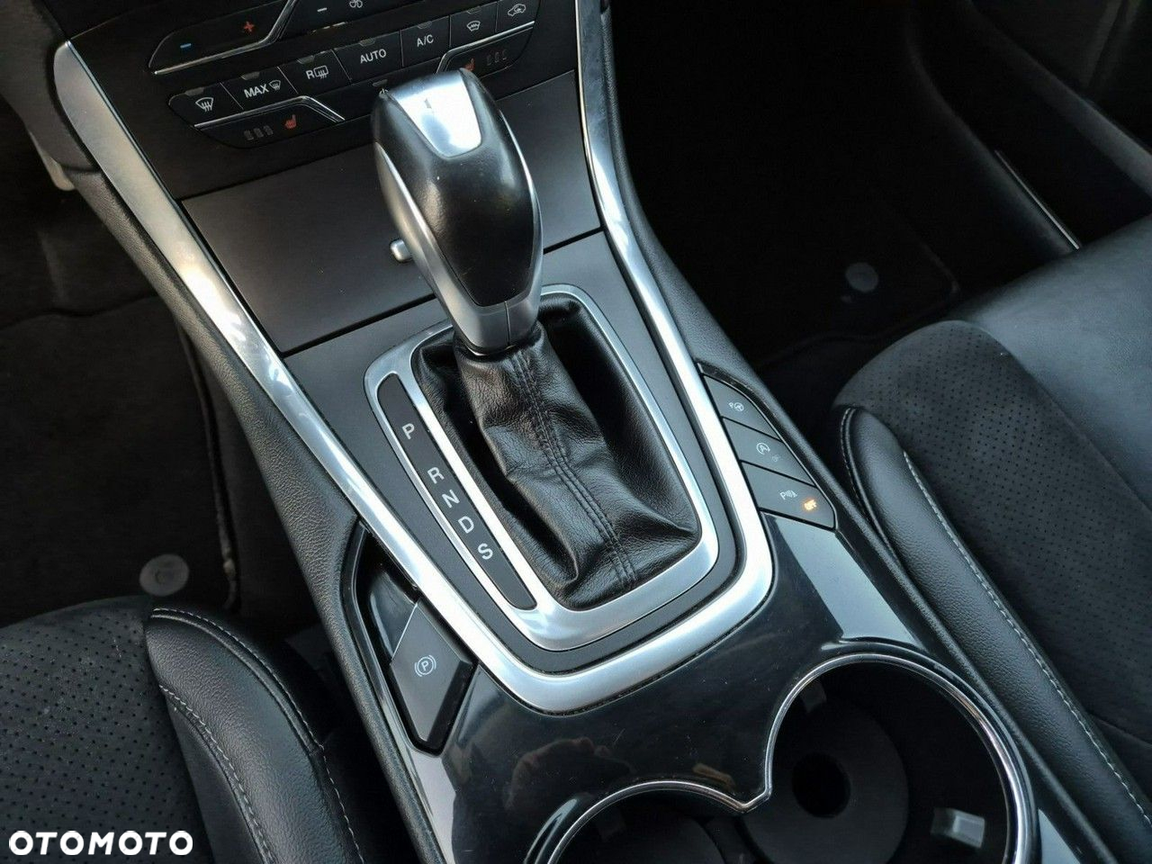 Ford S-Max - 14
