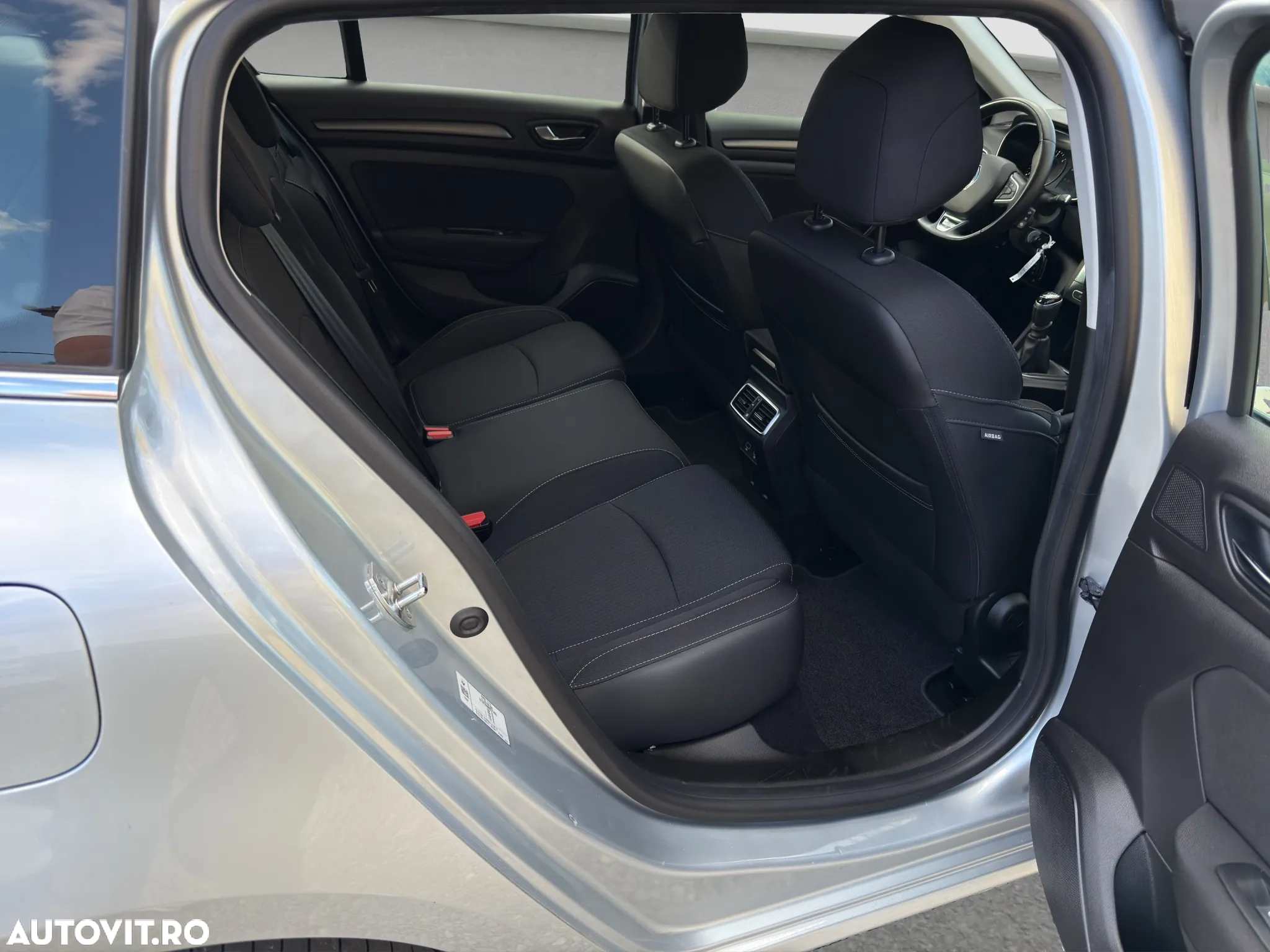 Renault Megane Grandtour BLUE dCi 115 BUSINESS EDITION - 20